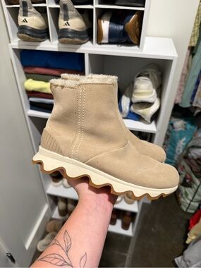women’s sorel kinetic short boots
